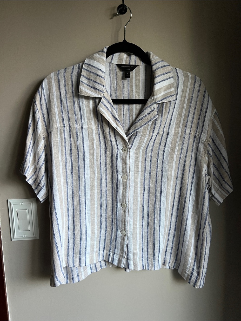 Banana Republic Linen BlendCream and Blue Vertical Stripe Short Sleeve Button-Up